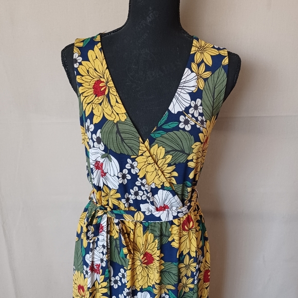 F21 Floral Print Dress - Picture 4 of 13